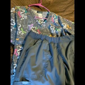 Scrub set